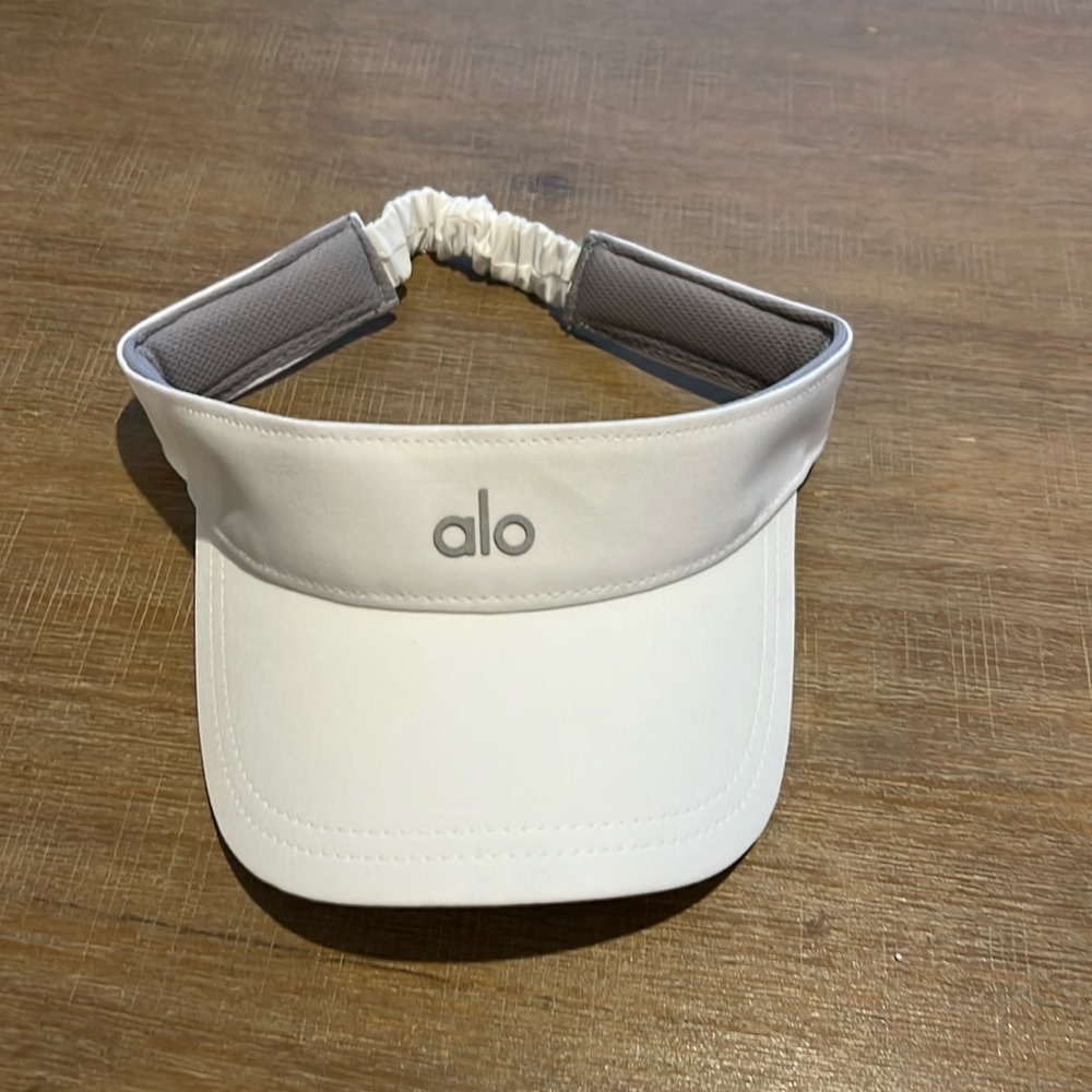 ALO Yoga Women’s visor in white. Never worn.